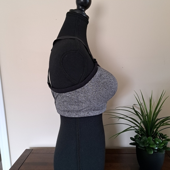 Victoria' Secret Sports Bra 36DD Grey Black Bra Activewear Strappy Gym VSX - Picture 3 of 15